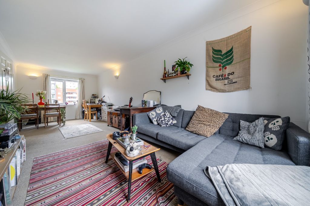 Property photo 3 of 11 5230244