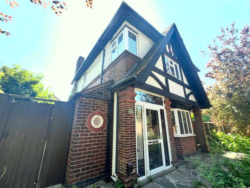 Property photo 1 of 11