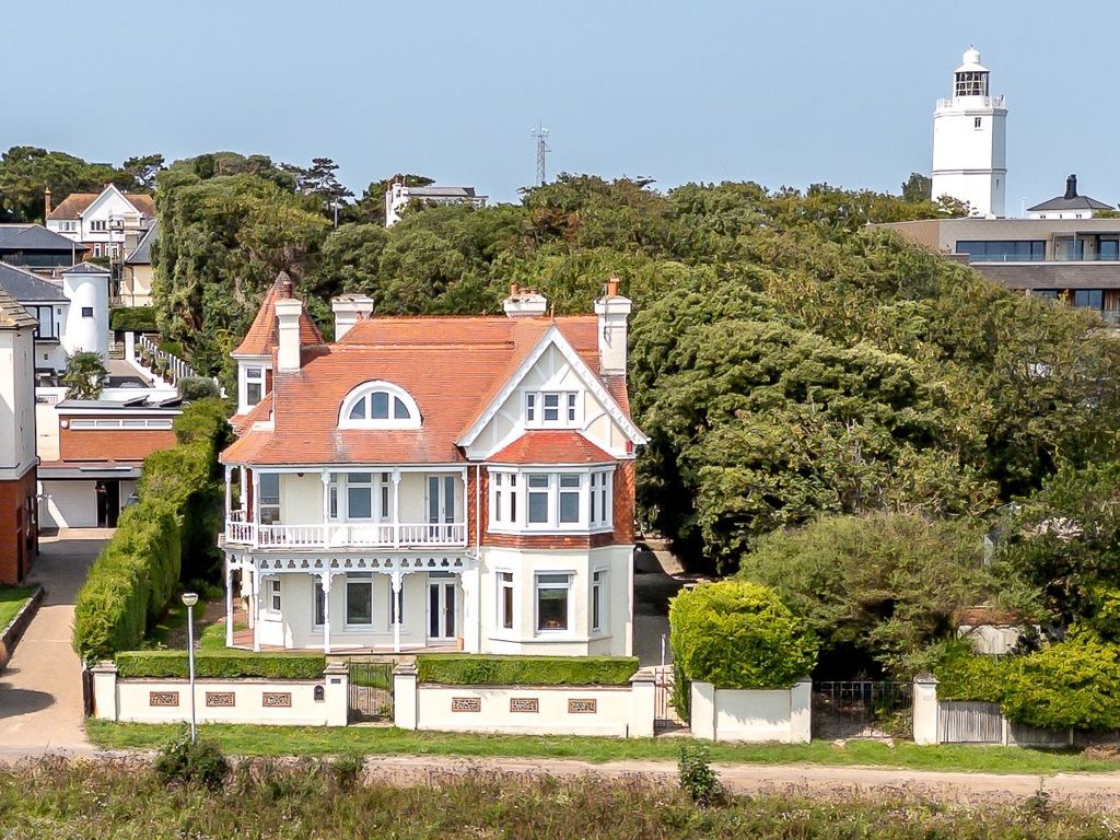 Property photo 1 of 43