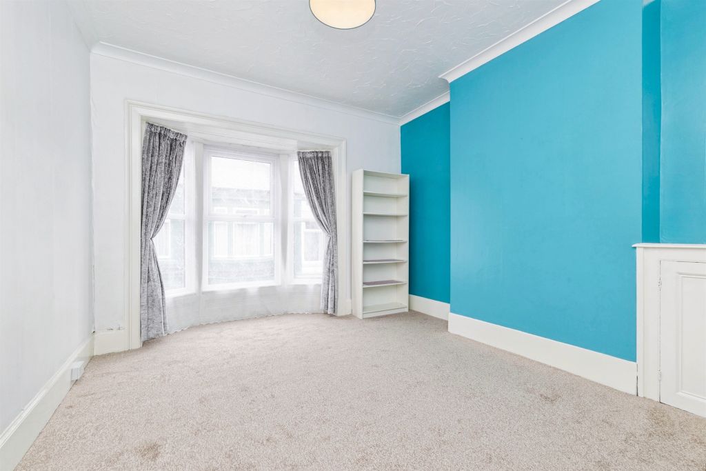 Property photo 3 of 19 Image