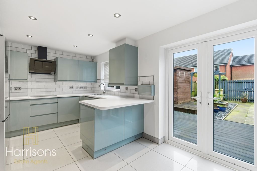 Property photo 3 of 36 4180076