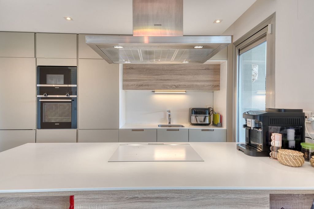 Property photo 3 of 25