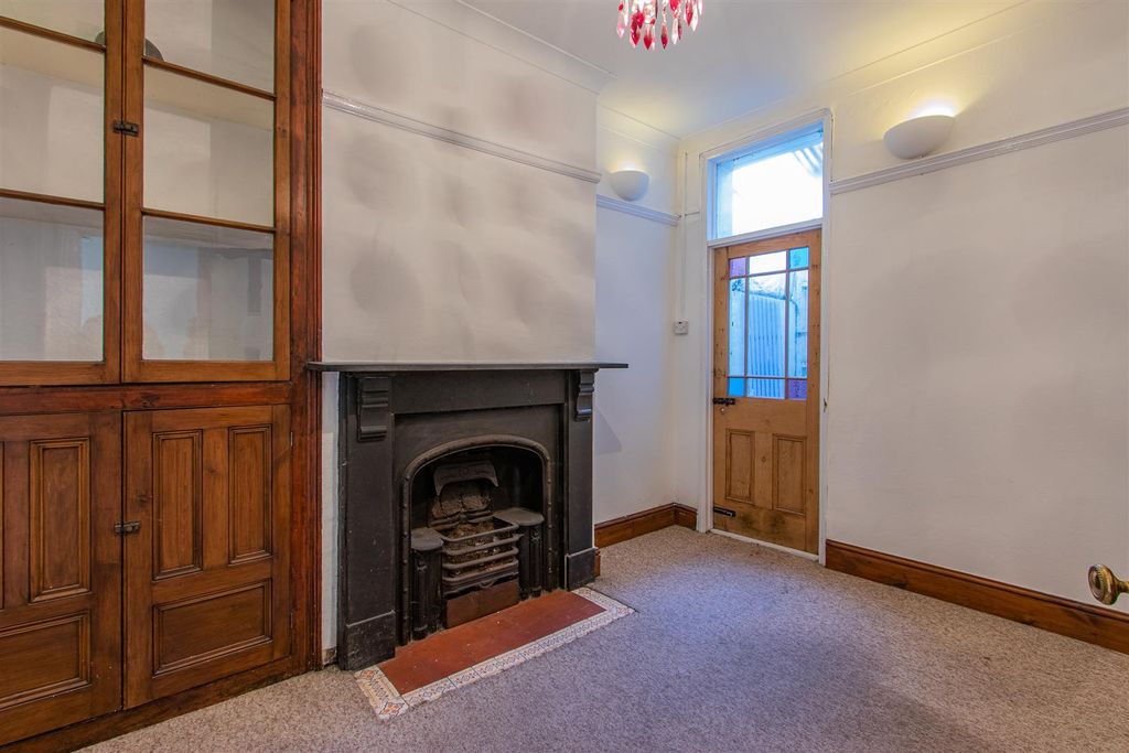 Property photo 3 of 14 Dogfield Street 55-4.Jpg