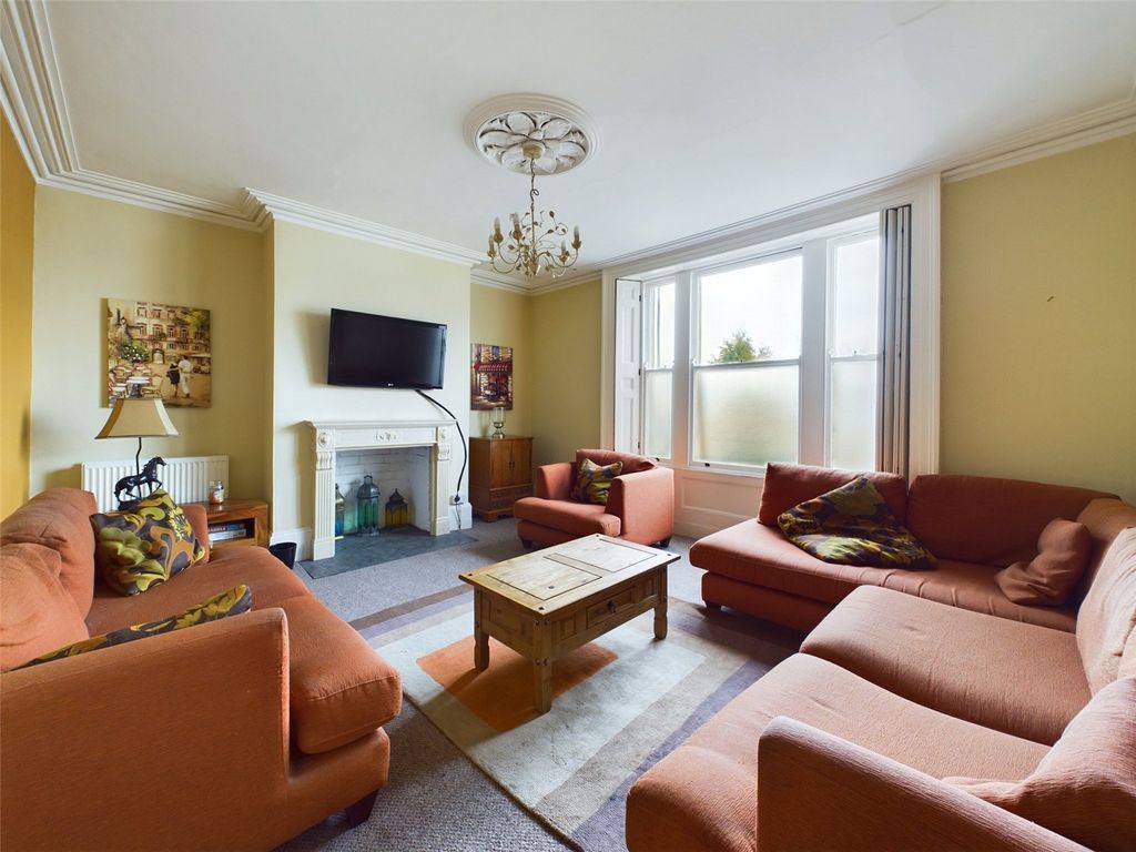 Property photo 2 of 37 Picture No. 02