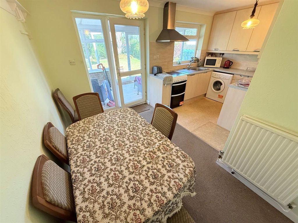 Property photo 3 of 18 Kitchen/Diner