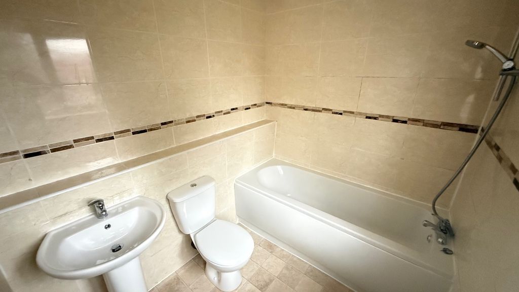 Property photo 3 of 8 Image