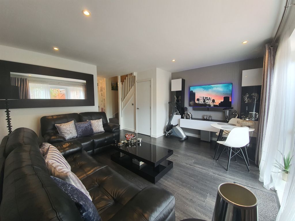 Property photo 3 of 12 Lounge / Diner