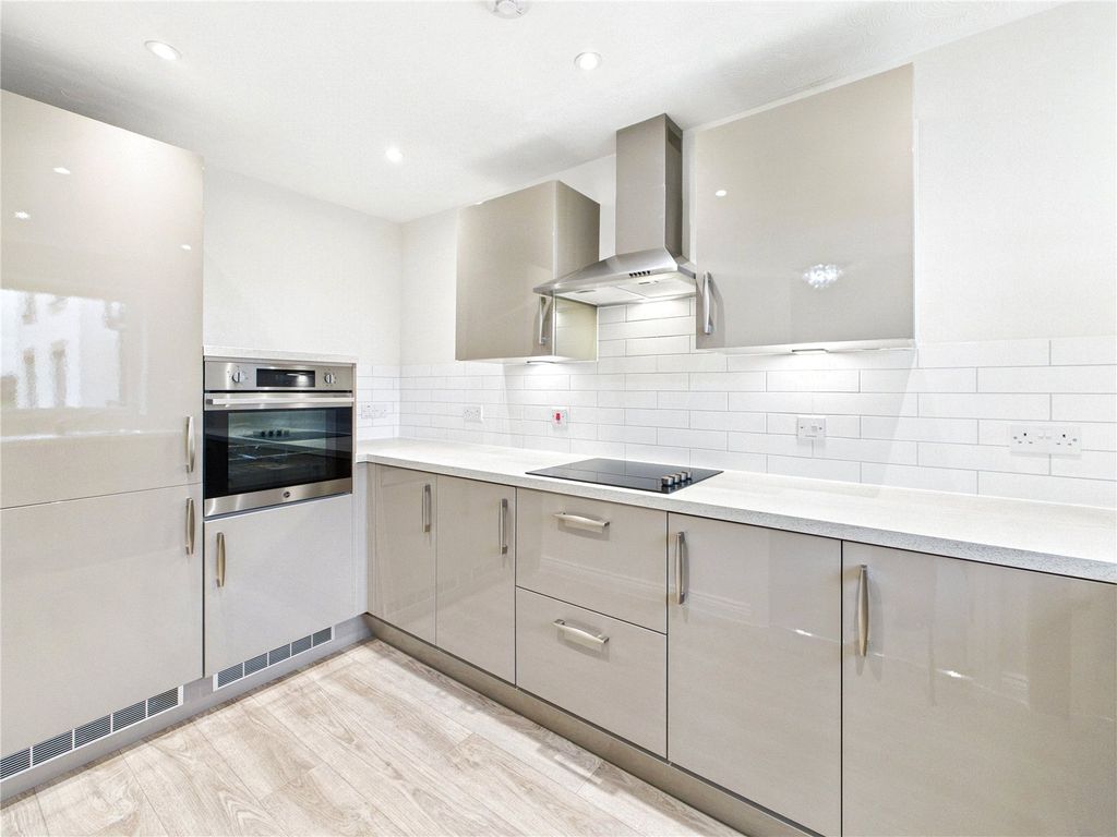 Property photo 3 of 15 Kitchen