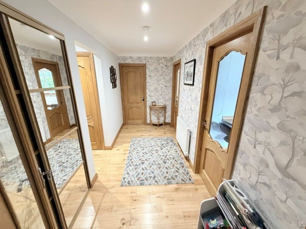 Property photo 3 of 32
