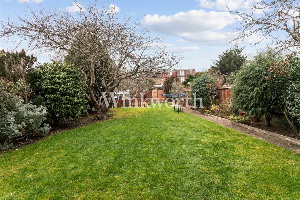 Property photo 3 of 16 Picture No. 15