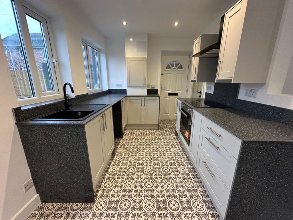 Property photo 2 of 14 Img_5166.Jpg