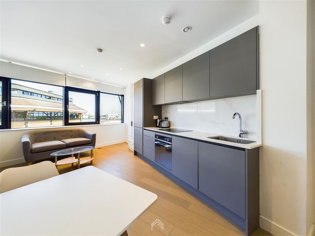 Property photo 1 of 5 Cam01353G0-Pr0112-Still001.Jpg