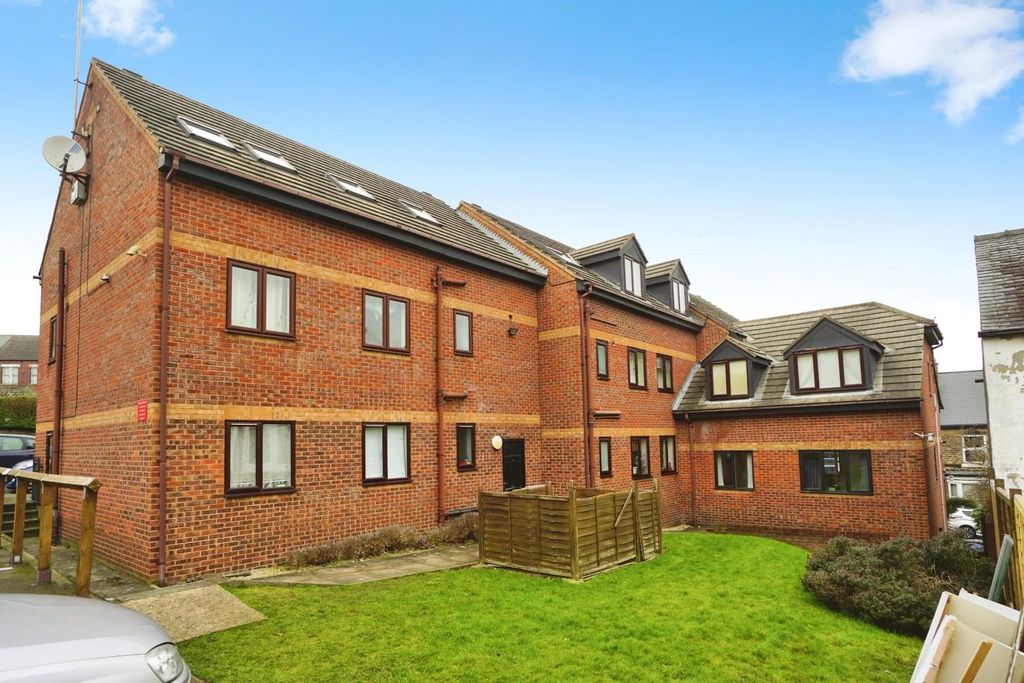 Property photo 2 of 14 Rear