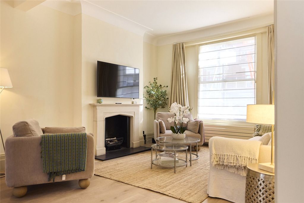 Property photo 2 of 43 Reception Room