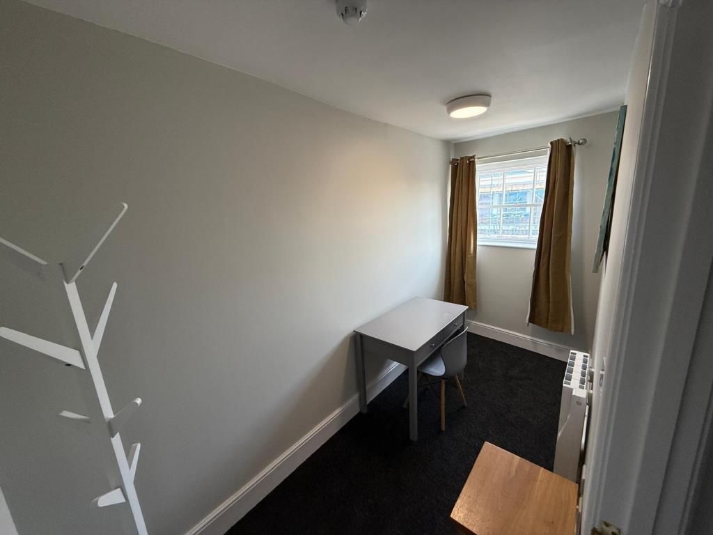 Property photo 3 of 10 Bedroom