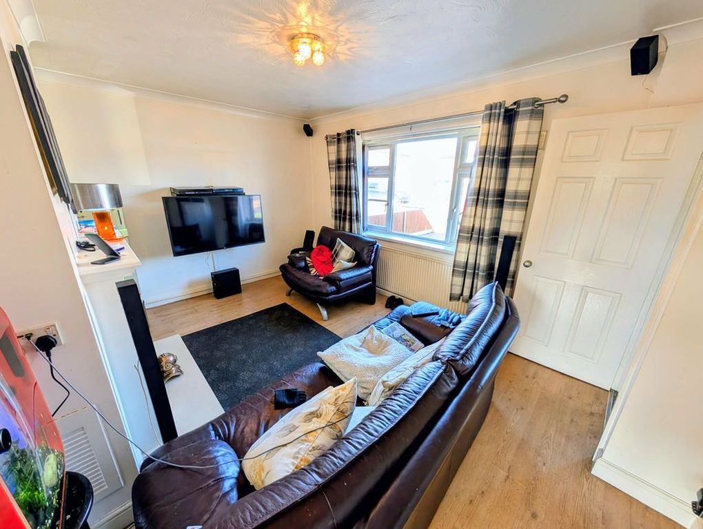 Property photo 3 of 13 Photo 6