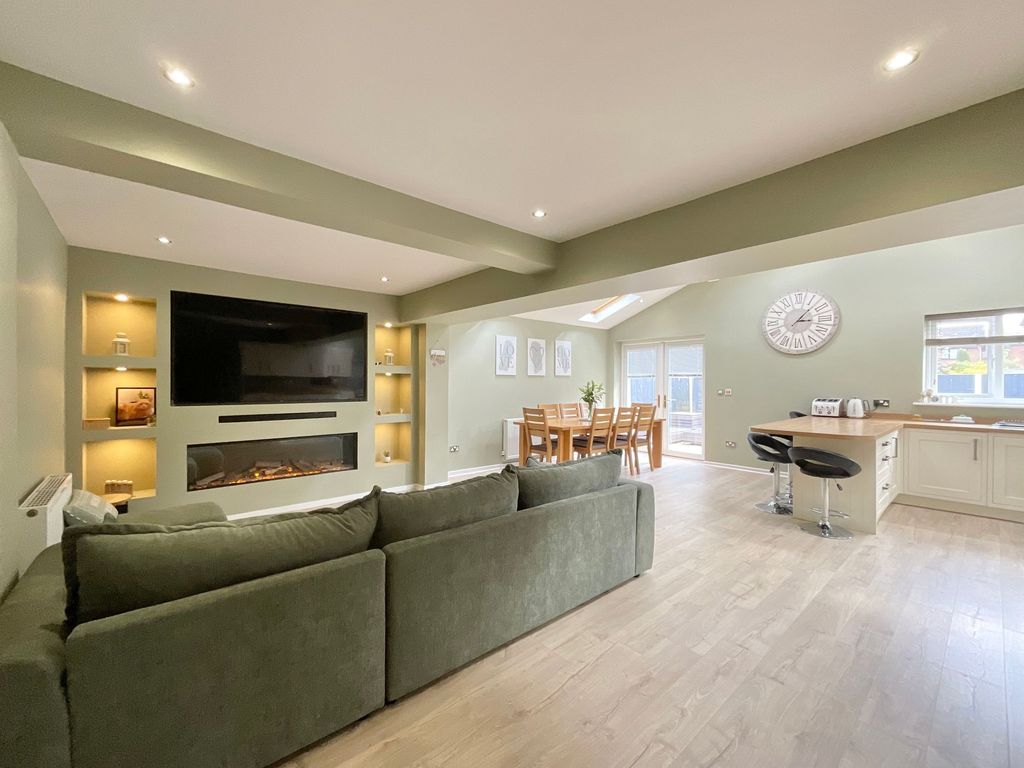 Property photo 2 of 26