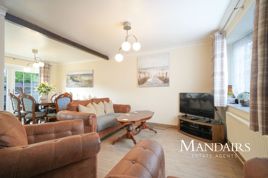 Property photo 2 of 31