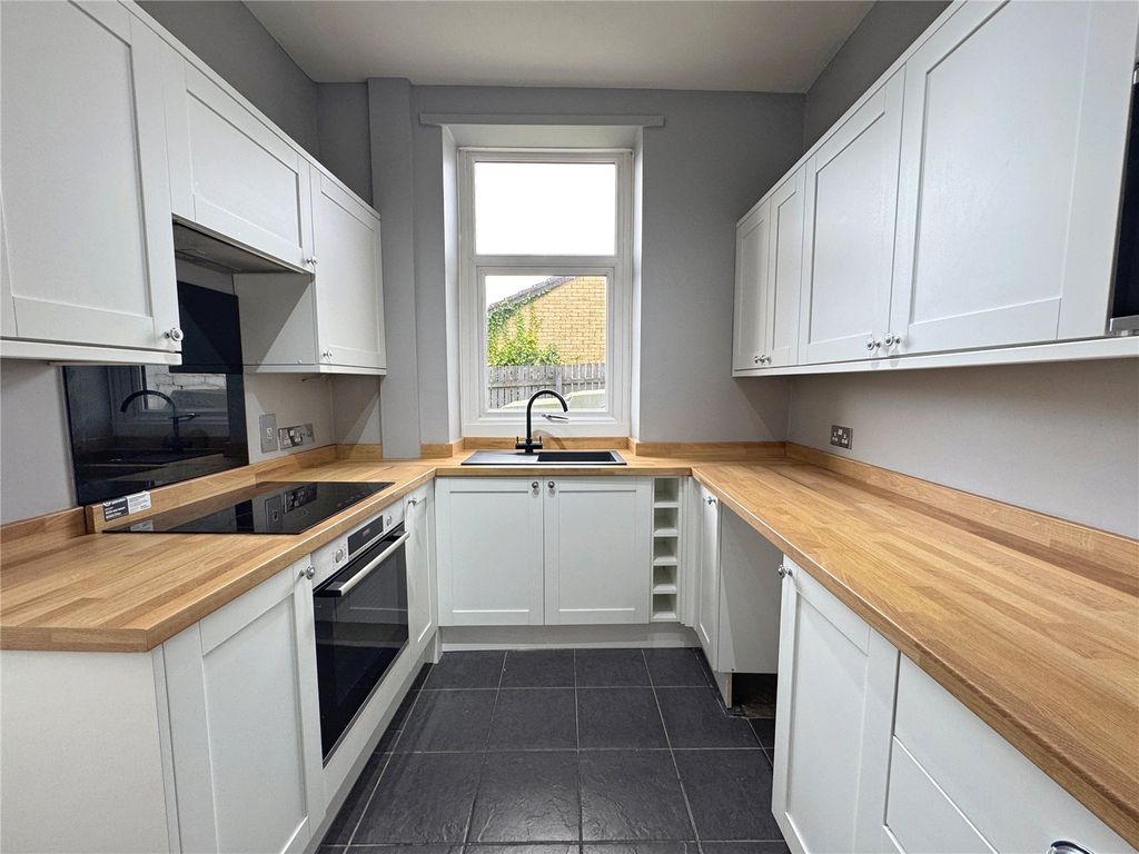 Property photo 2 of 20 Picture No. 33