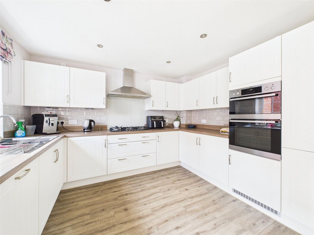 Property photo 3 of 19 Picture No. 21