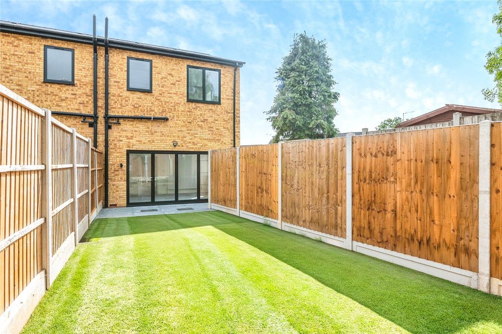 Property photo 3 of 8 Rear Garden