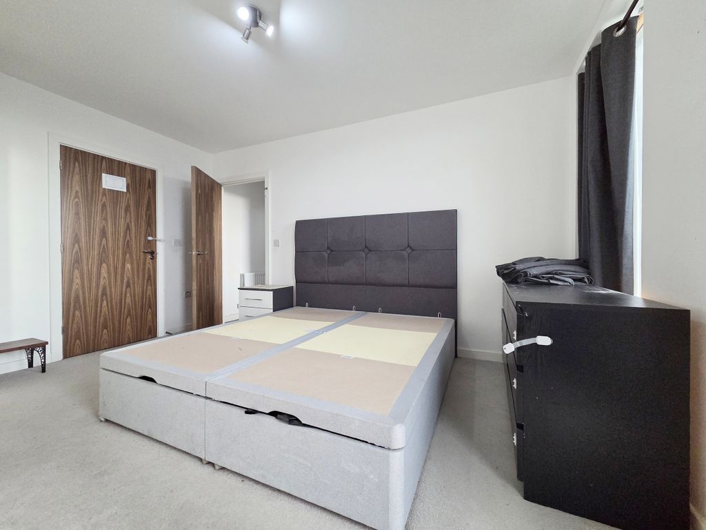 Property photo 3 of 13 Bedroom 1