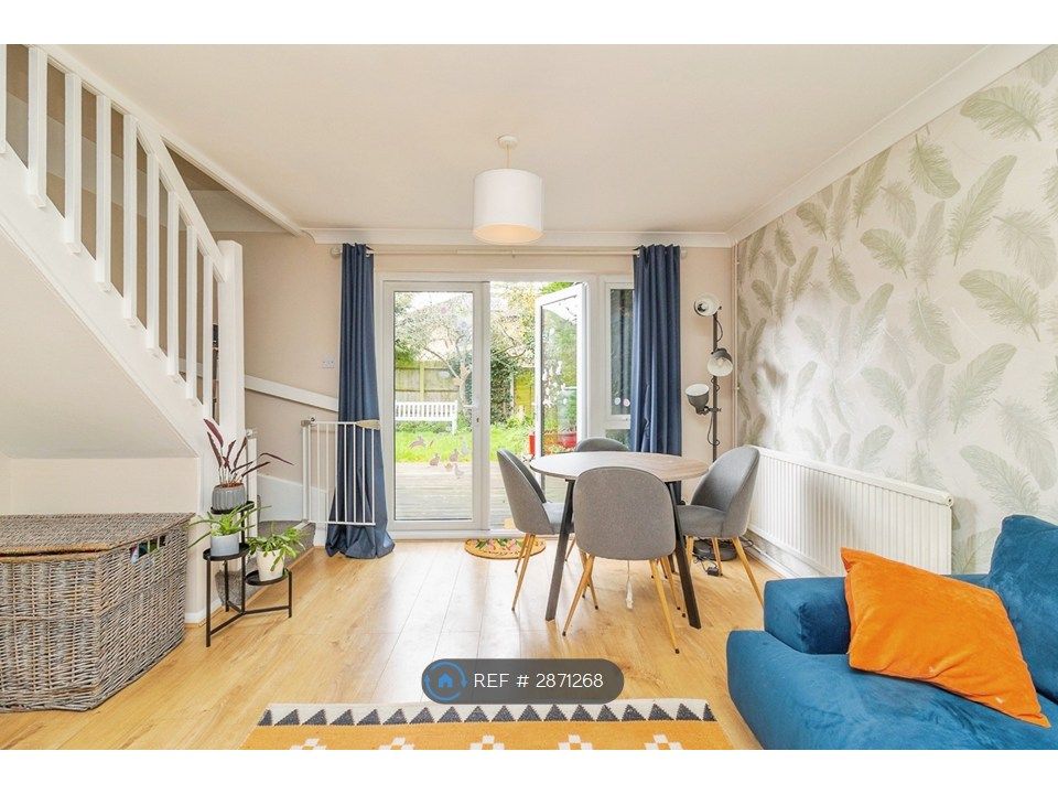 Property photo 3 of 12