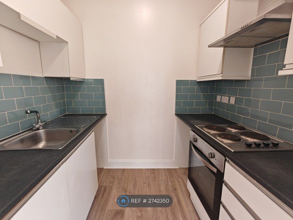 Property photo 2 of 32 Kitchen