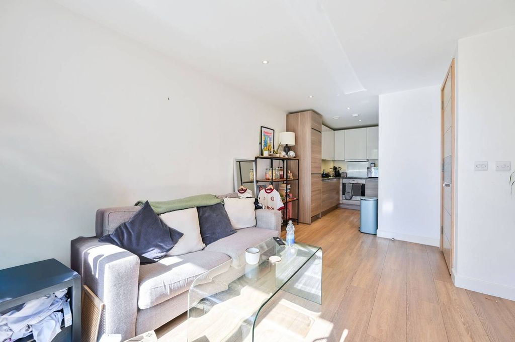 Property photo 2 of 11