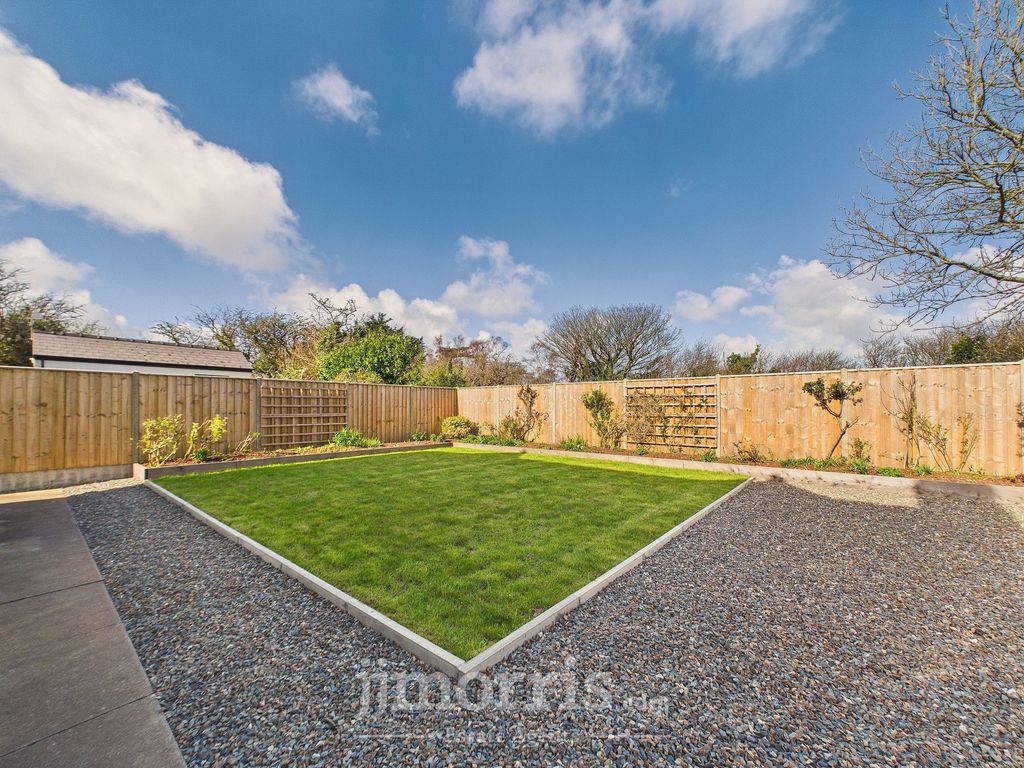 Property photo 3 of 33