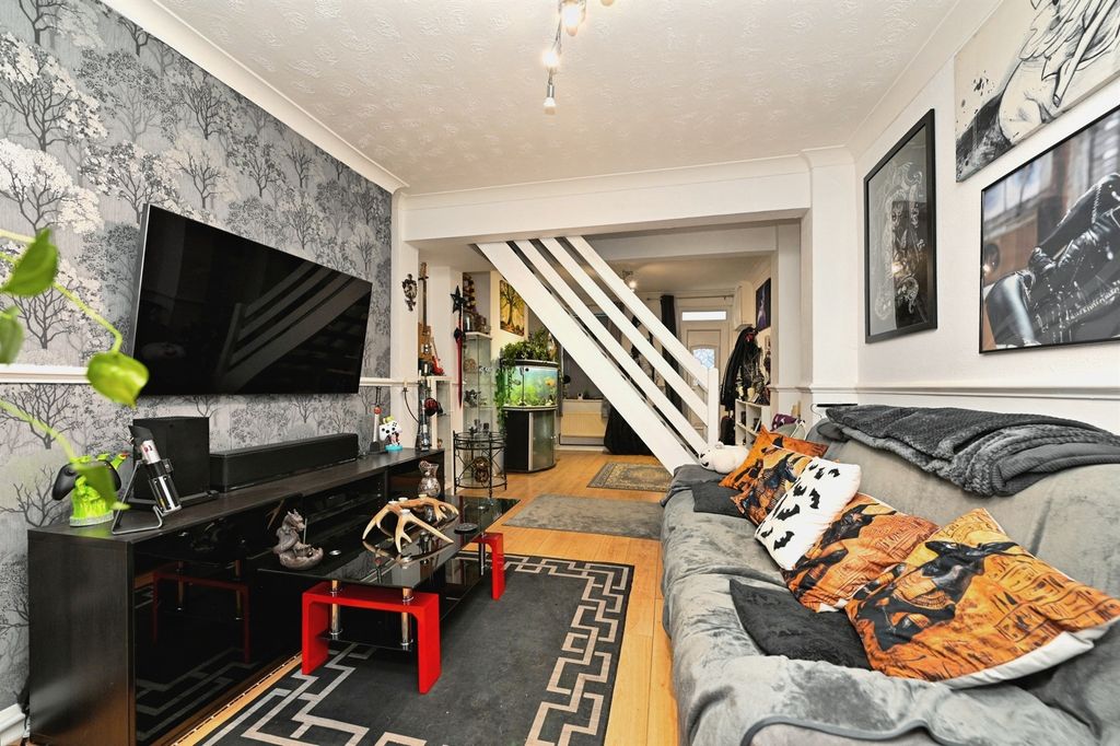 Property photo 3 of 15