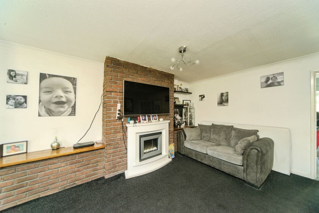 Property photo 3 of 16 Photo
