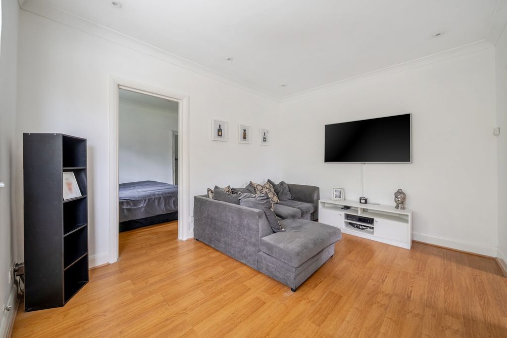 Property photo 3 of 20 1438148-14-69Ccfc...