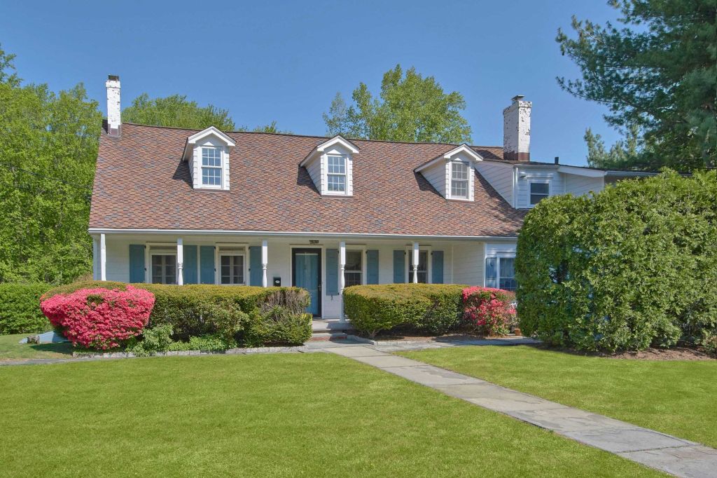 Property photo 1 of 28