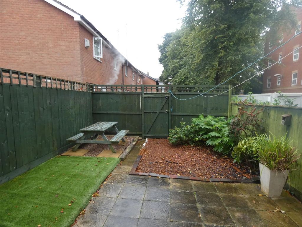 Property photo 3 of 10