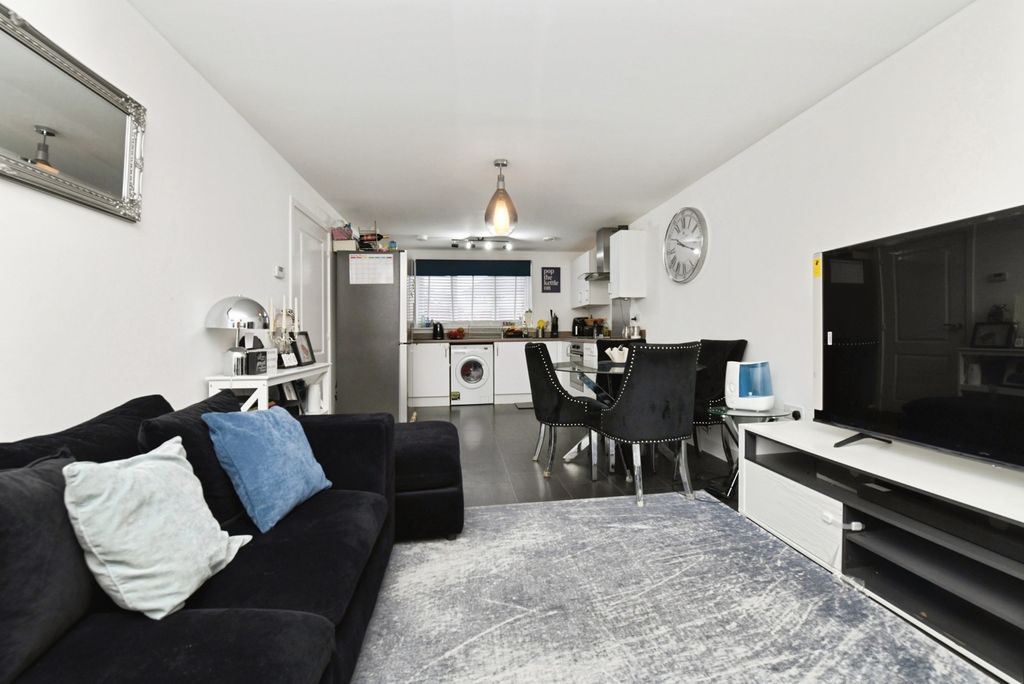 Property photo 2 of 11 Pbox-Img.Jpg