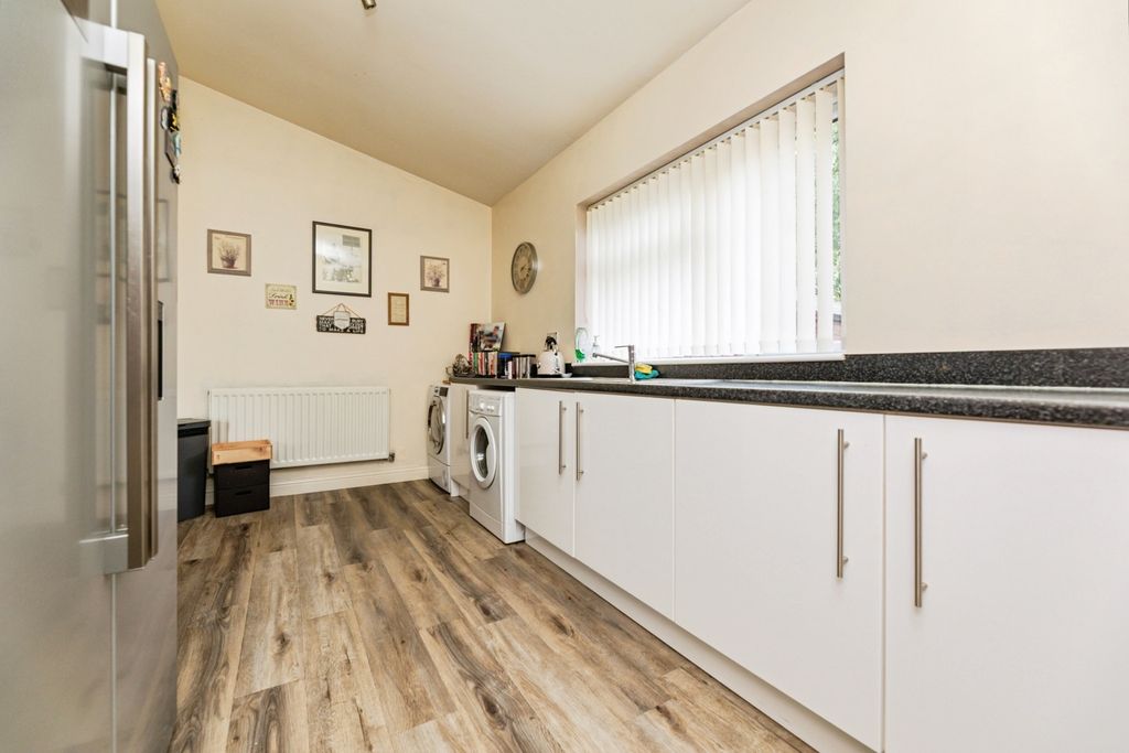 Property photo 3 of 16 Pbox-Img.Jpg