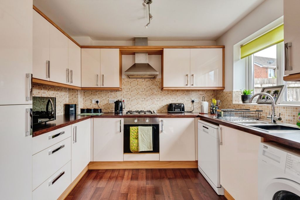 Property photo 2 of 20 Pbox-Img.Jpg
