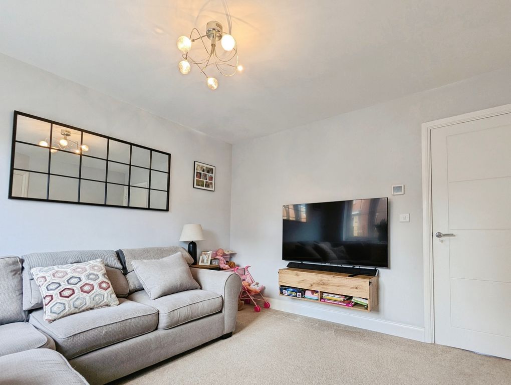 Property photo 3 of 21