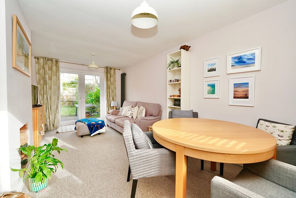 Property photo 3 of 12