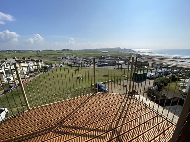 Property photo 1 of 10 Balcony