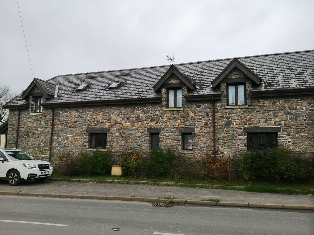 Property photo 2 of 18