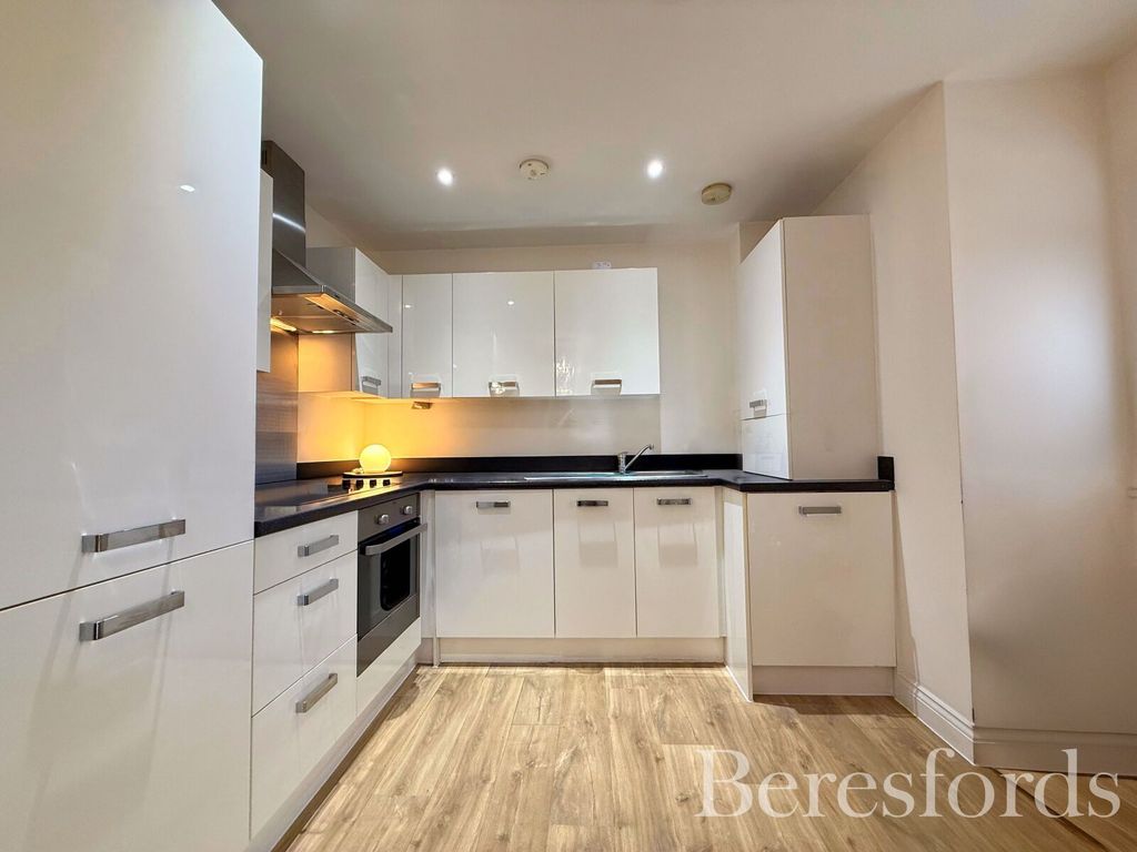 Property photo 2 of 14 Picture No. 12