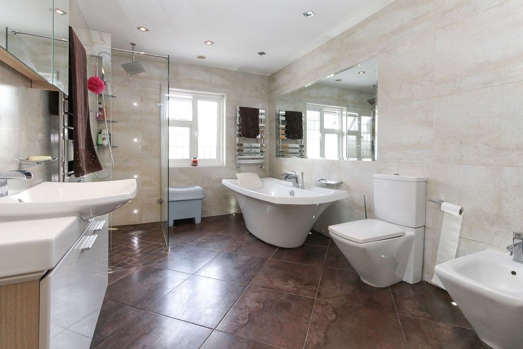 Additional image 16 of 7 bed detached house for salePenshurst Gardens, Edgware HA8