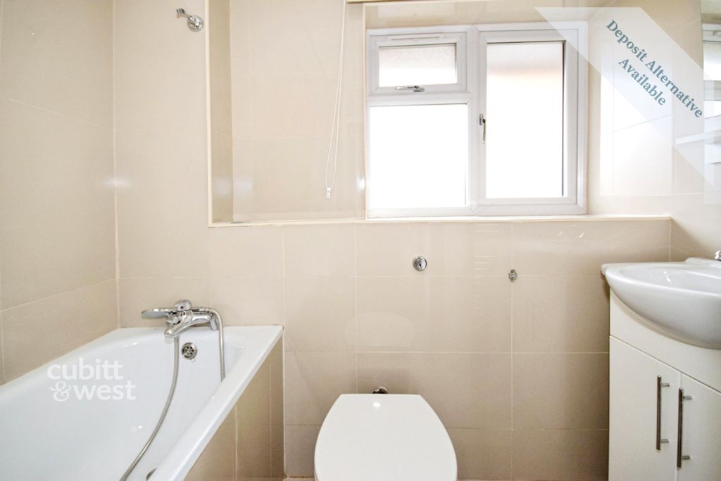 Property photo 3 of 8 Bathroom