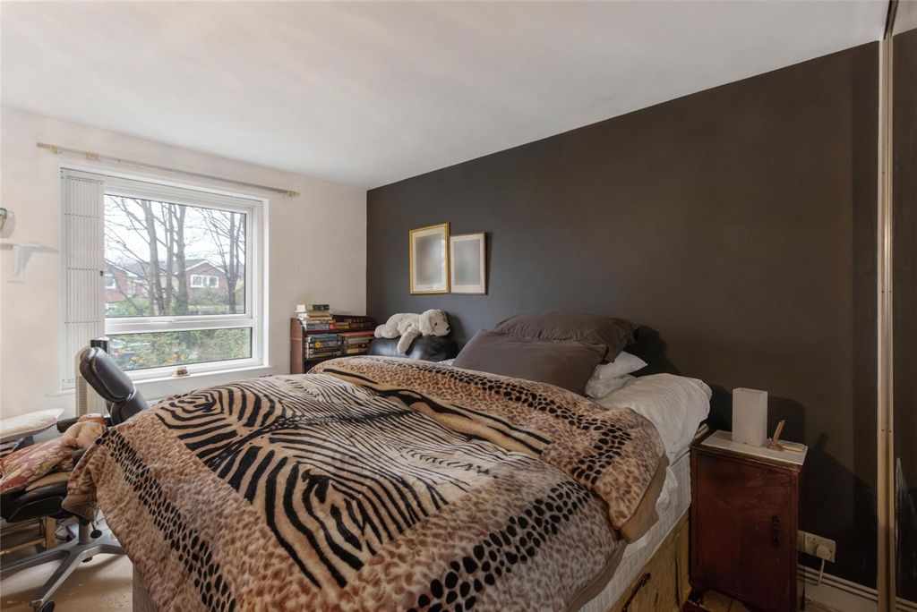 Property photo 2 of 12 Bedroom