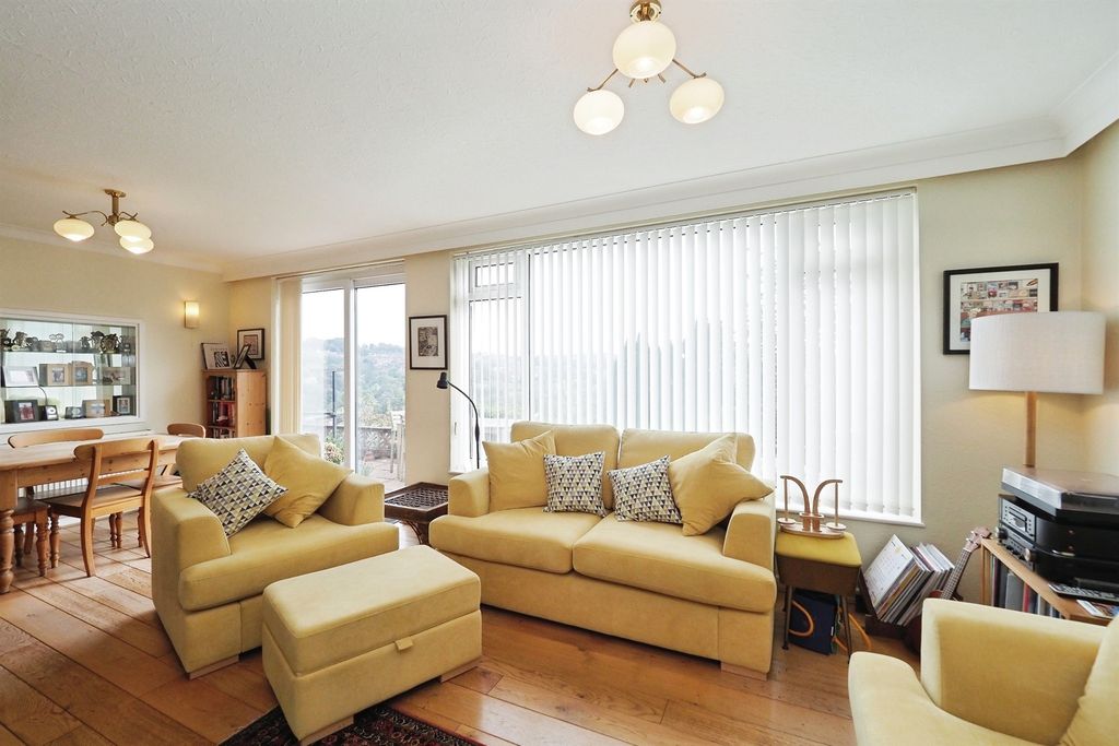 Property photo 3 of 22