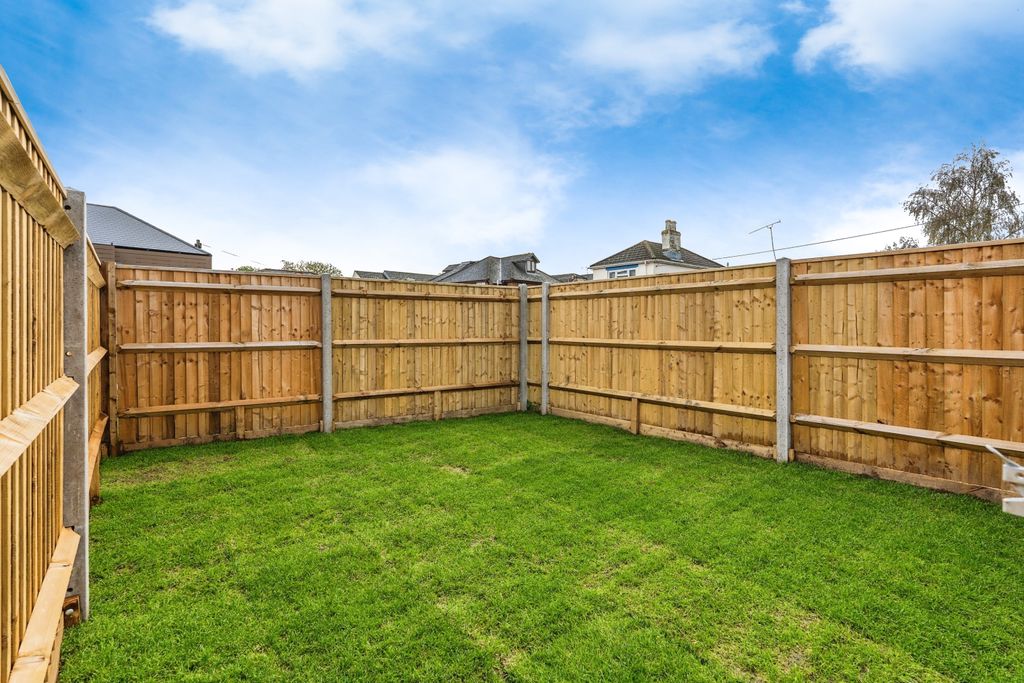 Property photo 2 of 15 Garden