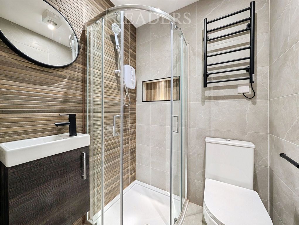 Property photo 3 of 6 En Suite