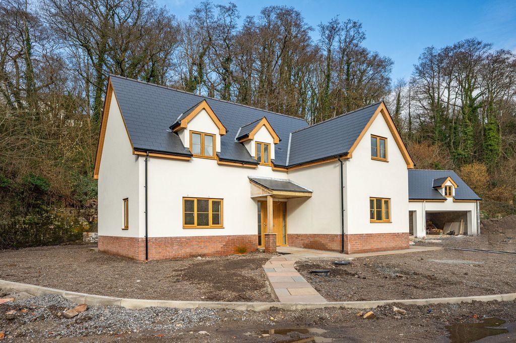 Property photo 1 of 41